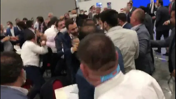 AK Parti Grup Başkanvekili Tevfik Göksu Ali Kıdık’a cevap verdi İBB Meclisi’nde ortalık karıştı!