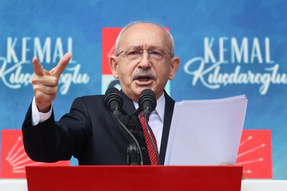 chpde-sicak-saatler-ozgur-ozelden-kurultay-hamlesi-imza-topluyor-1780304093663.jpeg CHP'de grup toplantısı bilmecesi! Özgür Özel'den kurultay hamlesi: İmza topluyor - 1