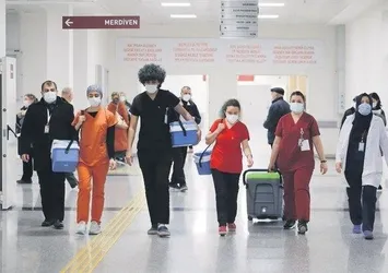 Kaç kişi koronavirüs aşısı oldu? Örnek aşılama rekor katılım