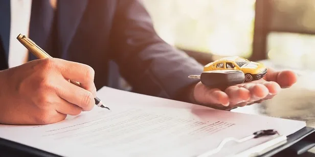 1 yıl ertelemeli taşıt kredisine nasıl başvuru yapılır? Halkbank, Ziraat Bankası, VakıfBank, İş Bankası, 300.000 TL taşıt kredisinin taksit tablosu...