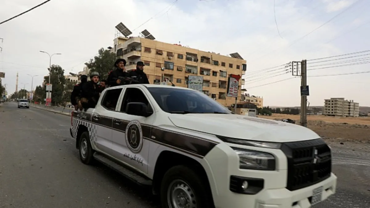 Dürzilerden Suriye'deki saldırılara yönelik gösteri: Yollar trafiğe kapatıldı