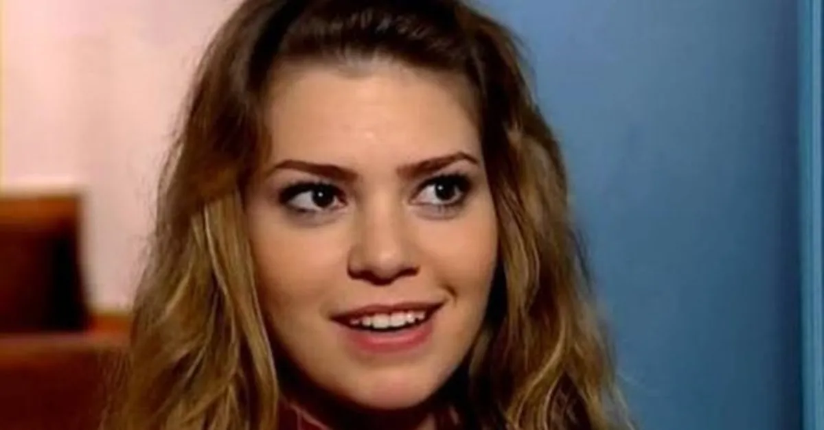 murat boz ile ask yasayan asli enver in bu halini gorenler soke oldu