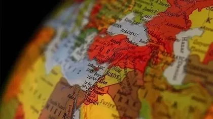 Evlenme vaadiyle tuzağa düşürdü! Şarjdaki telefonla hesaplarını boşalttı