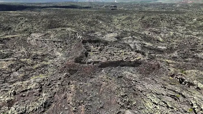 1720593057918.jpeg Van'da gizemli kale! Lavların arasında kaldı günümüze ulaştı - 2