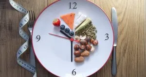 Bu saatlerde yiyen zayıflıyor! IF diyeti...