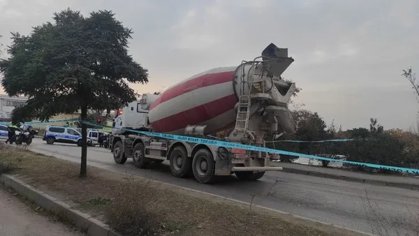 bursada-14-yasindaki-cocuk-beton-mikserinin-altinda-kalarak-feci-sekilde-can-verdi-1667488935390.jpg Bursa’da 14 yaşındaki çocuk beton mikserinin altında kalarak feci şekilde can verdi