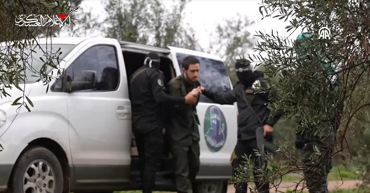 Hamas serbest bırakılan İsrailli esirlerin görüntülerini yayımladı
