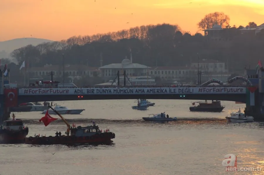 "Şehitlerimize rahmet! Filistin'e destek" mitinginde on binlerce kişi Galata Köprüsü'ne yürüdü 11