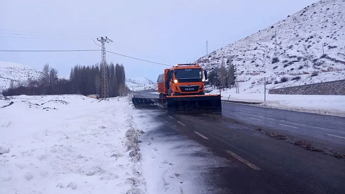 Erzurum'da Kop Dağı Geçidi'nde yoğun kar