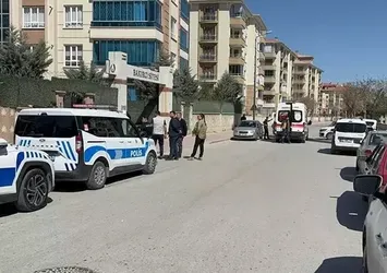 Eşini bıçaklayıp, intihara kalkıştı