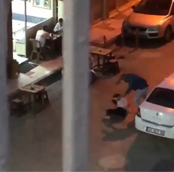 1622171120358.jpg Eski eşini sokak ortasında tekme tokat dövdü! Çevredekiler izlemekle yetindi - 4