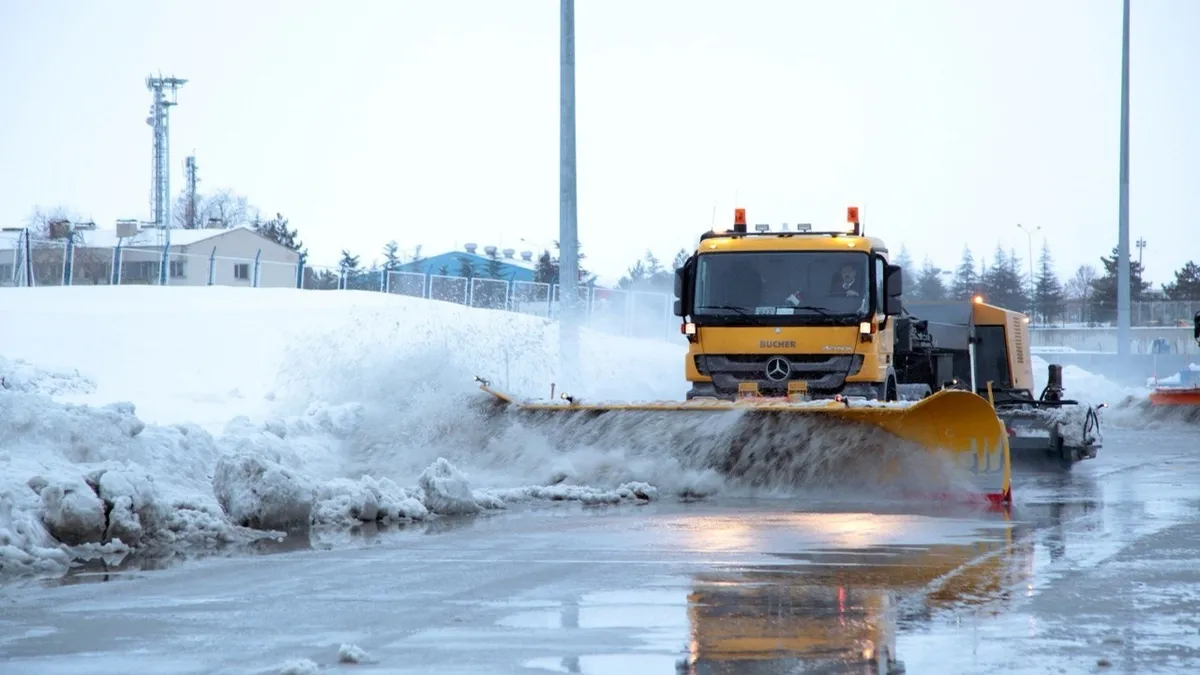 Yurtta kar nöbeti başladı! 18 bin 407 personel 7/24 görev başında