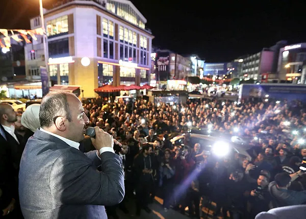 Bakan Varank Yalova’dan seslendi: Başkan Erdoğan’ı kaptan köşküne oturtacağız!