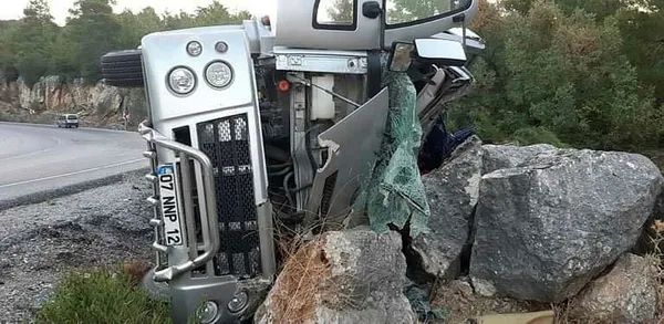 Antalya Akseki'de büyük facia! Freni patlayan kamyondan atlayan yolcu hayatını kaybetti - 3