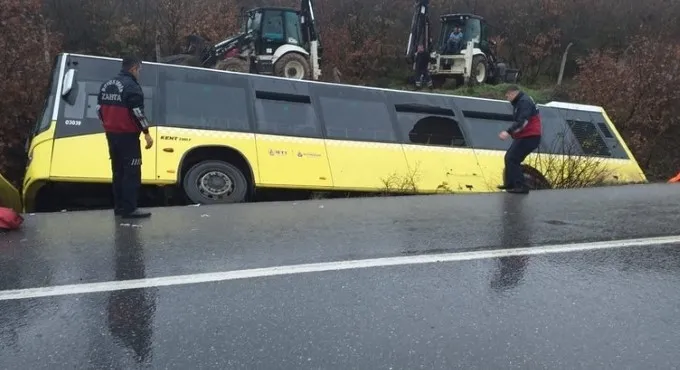 Çekmeköy'de İETT otobüsü devrildi! Yaralılar var - 3