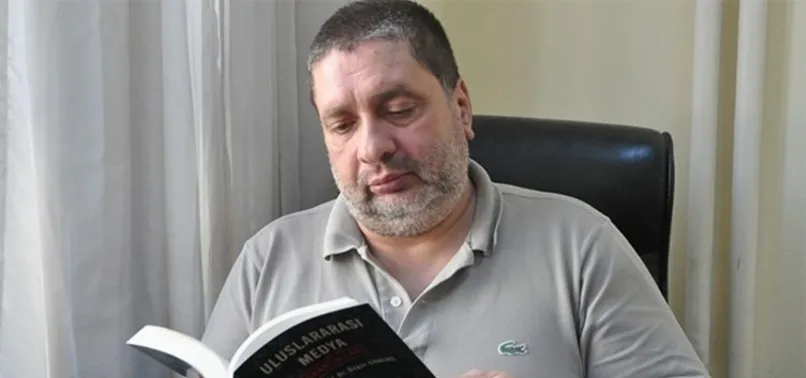 Bu nasıl öğretim üyesi? Prof. Dr. Enver Özgür Gönenç AK Parti ve gazetecilere hakaret yağdırdı!
