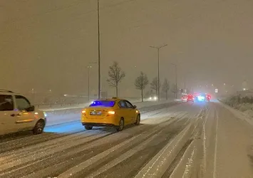 İstanbul'da kar yağışı aralıklarla etkili oluyor!