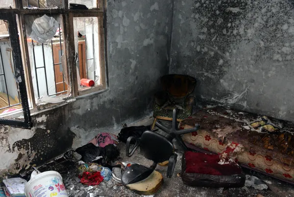 1704367726051.jpg Kahramanmaraş'ta yangın faciası: Hayatını kaybeden baba-kız yan yana defnedildi - 3