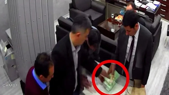 İmamoğlu’nun çakarlı kuryesi Hüseyin Köksal’dan ’kaçışlı’ ifade! Paradan kuleler soruşturması giderek genişliyor