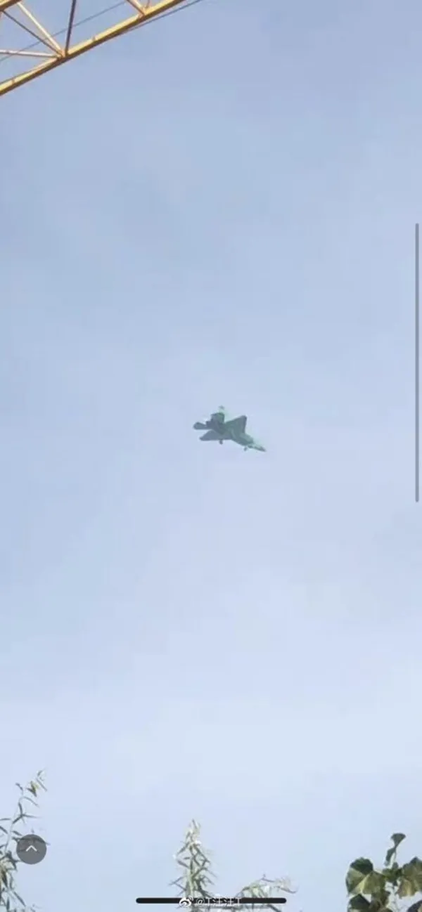 Çin’in gizli silahı hayalet uçak ilk kez görüntülendi! İşte yeni nesil savaş jeti Shenyang FC-31