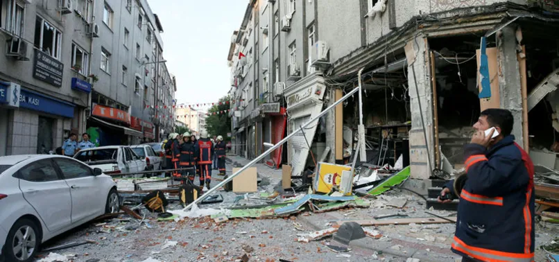 Bakırköy'de patlama: Ortalık savaş alanına döndü