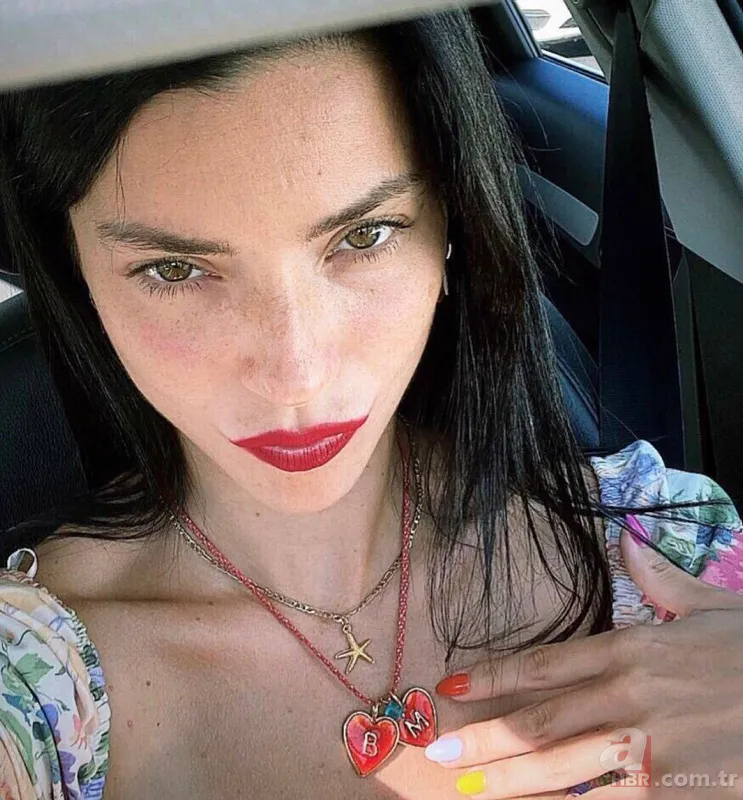 Merve Boluğur’dan aşk bombası! Sevgilisinden ayrılan Merve Boluğur genç şarkıcıyla magazincilere böyle yakalandı 8