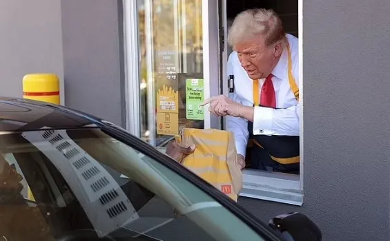 ingilizler-trumpin-baskanligini-boyle-gordu-hamburger-bagimlisi-tek-egzersizi-golf-arabasi-1737554947872.jpg Foto: AP