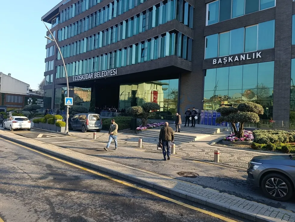 uskudar-belediyesine-yolsuzluk-operasyonu-baskan-sinem-dedetas-dahil-6-gozalti-1785301317582.jpg Üsküdar Belediyesi'ne yolsuzluk operasyonu: Başkan Sinem Dedetaş dahil 6 gözaltı - 4