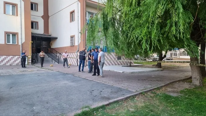 kayseride-siseli-silahli-kavga-2-kisi-yarali-1721411798644.jpg Kayseri'de şişeli silahlı kavga: 2 kişi yaralı - 1