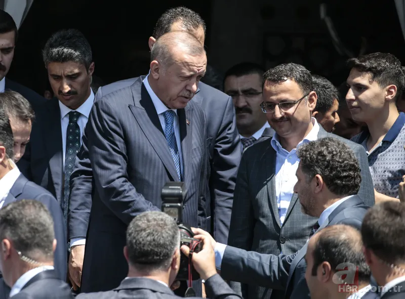 Başkan Erdoğan'a cuma namazı çıkışı vatandaşlardan yoğun ilgi 2