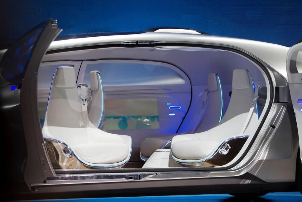 Mercedes Benz f 015 Luxury in Motion