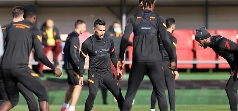 Galatasaray antrenmanında şok! Falcao ve Kerem hastaneye kaldırıldı