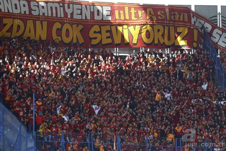 Fenerbahçe - Galatasaray derbisinde tribünlerde büyük coşku