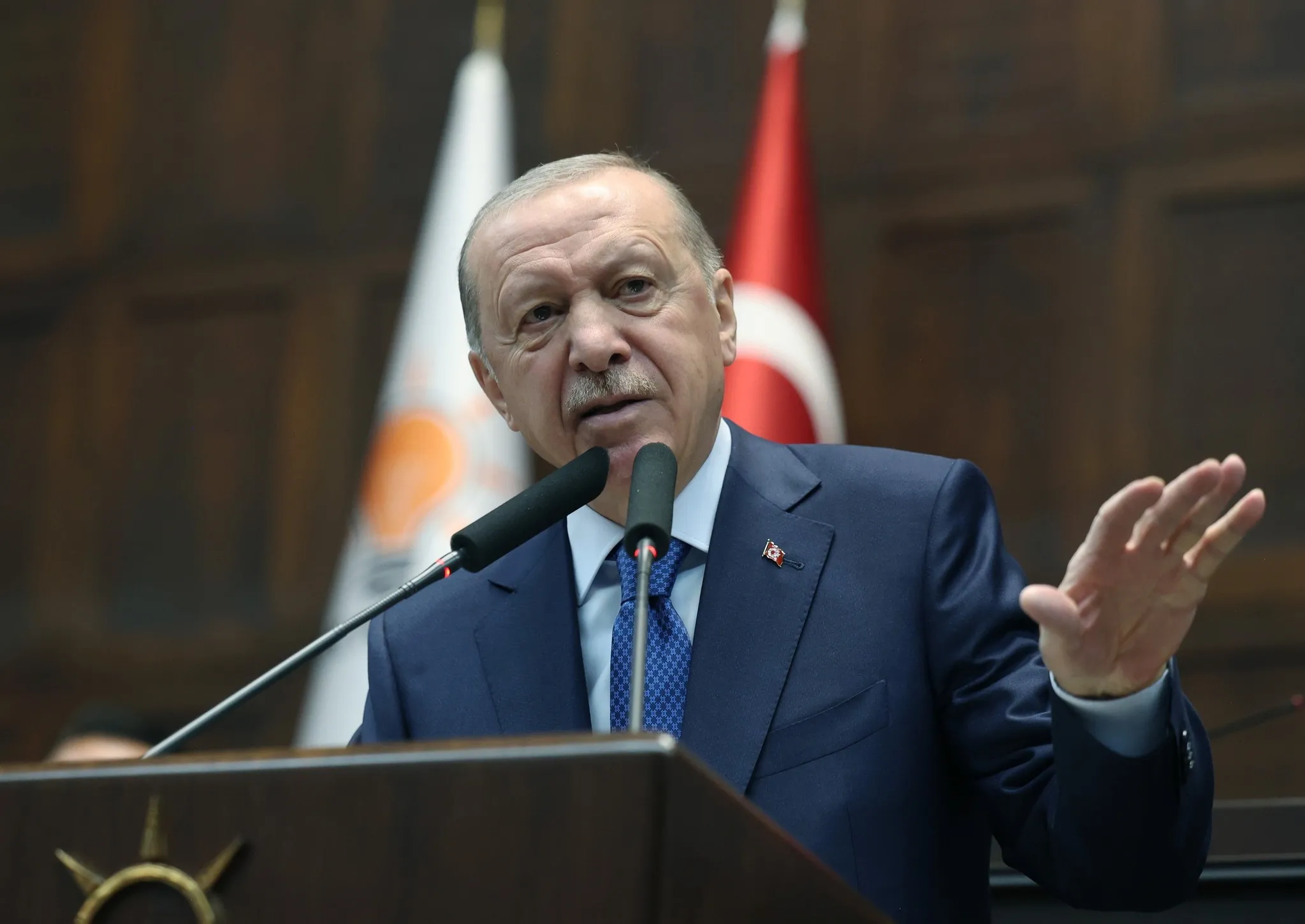 Başkan Erdoğan'dan teşkilata sosyal medya uyarısı: Şov peşinde olmak muhalefetin tarzı