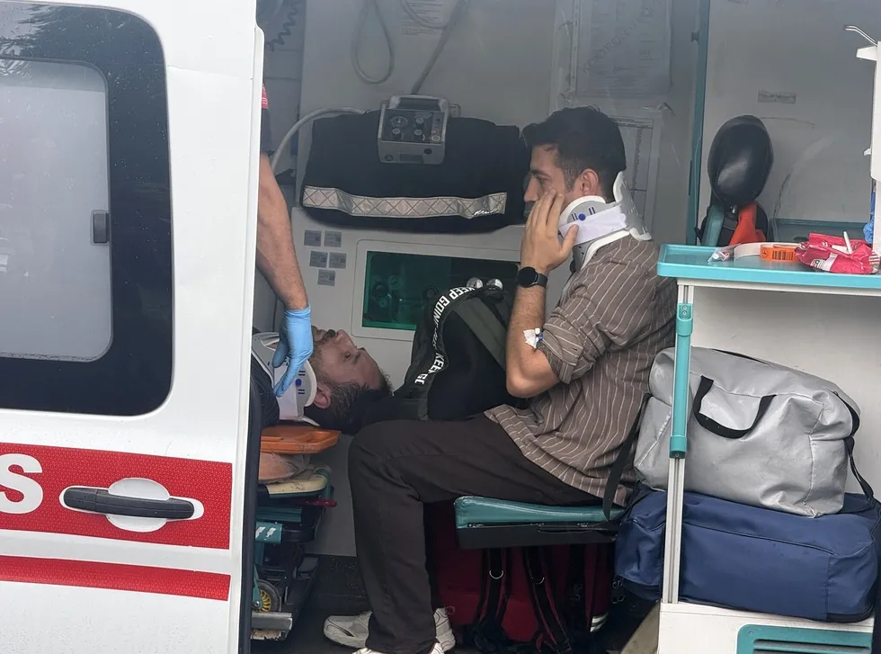 avcilarda-feci-kaza-servis-midibusu-duvara-carpti-1789569496605.jpeg Avcılar'da feci kaza: Servis midibüsü duvara çarptı - 1