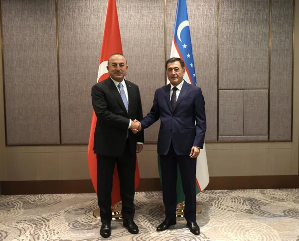 Dışişleri Bakanı Mevlüt Çavuşoğlu, Özbek mevkidaşı Vladimir Narov’la görüştü