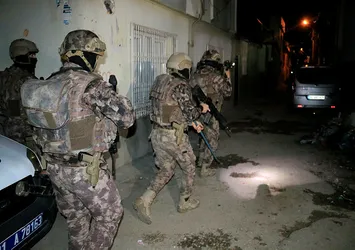Adana'da şafak vakti uyuşturucu operasyonu