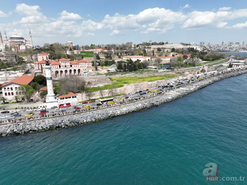 TCG Anadolu'da bayram yoğunluğu! Kuyruğun sonunu görebilmek mümkün değil... Vatandaş A Haber'de anlattı: Gururun simgesi 14