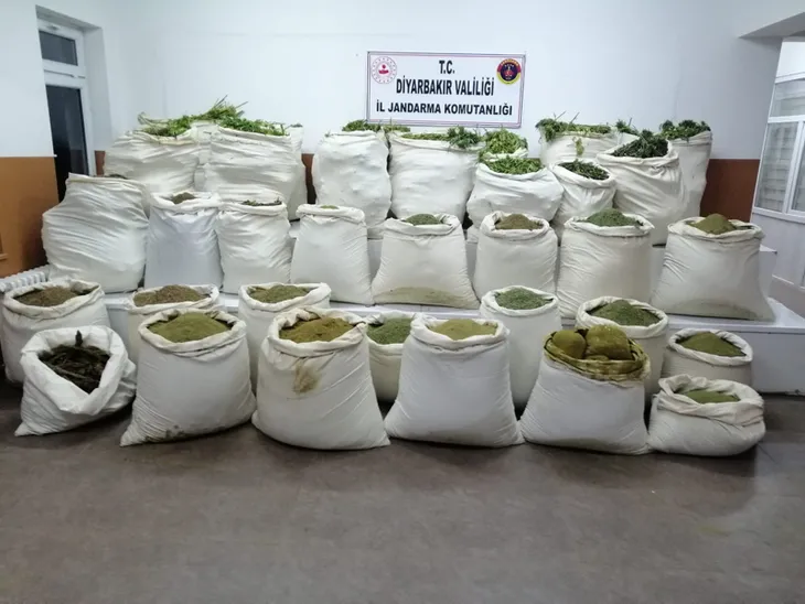 Terör örgütü PKK'nın finans kaynağına darbe: 1 ton esrar, 6 milyon 718 bin kenevir ele geçirildi - 2