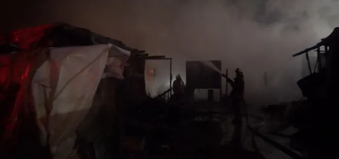 Silivri'de 15 baraka alev alev yandı
