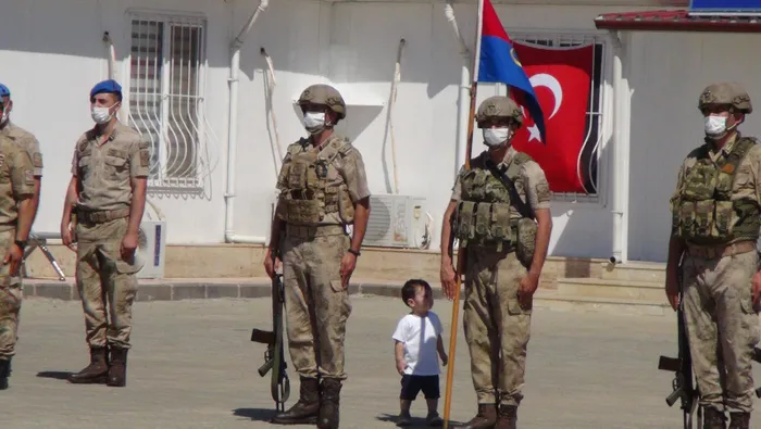 Gaziantep’te komandolar dualarla Suriye’ye uğurlandı
