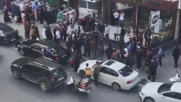 Arnavutköy'de vatandaştan tacizciye linç girişimi! Jandarma zor kurtardı - 3