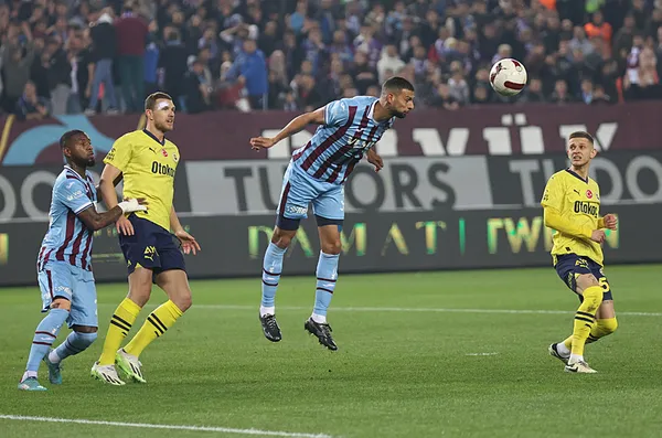 Akyazı’da gol düellosu! Batsman düğümü çözdü | Dev derbide 3 puan Fenerbahçe’nin