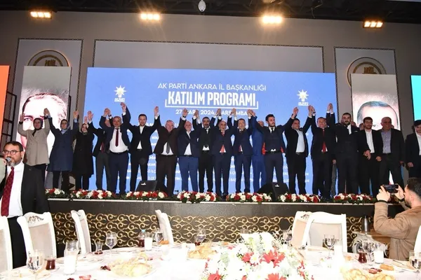 Yeniden Refah Partisi’nde yaprak dökümü! 21 isim istifa ederek AK Parti’ye katıldı | AK Parti Genel Sekreteri Şahin’den açıklama: Necmettin Erbakan’ın hayallerini gerçekleştiren Erdoğan’ın yanında saf tuttular