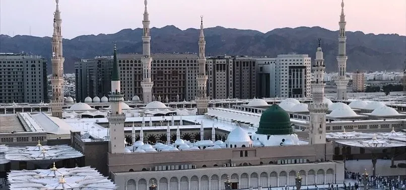 Suudi Arabistan’da Mescid-i Haram ve Mescid-i Nebevi tam kapasite ibadete açılıyor