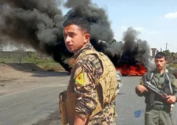 PKK tabanvay! Suriye'nin doğusundaki Deyrizor'da PKK/YPG köşeye sıkıştı: Teröristler çatılardan atlayarak kaçıyorlar