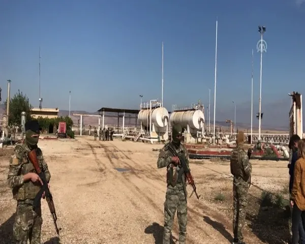 ABD ordusu ve terör örgütü YPG/PKK'dan petrol için ortak devriye! - 3