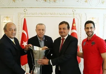 Ergin Ataman'dan Başkan Erdoğan'a büyük övgü! "Sarp operasyonu"nu anlattı