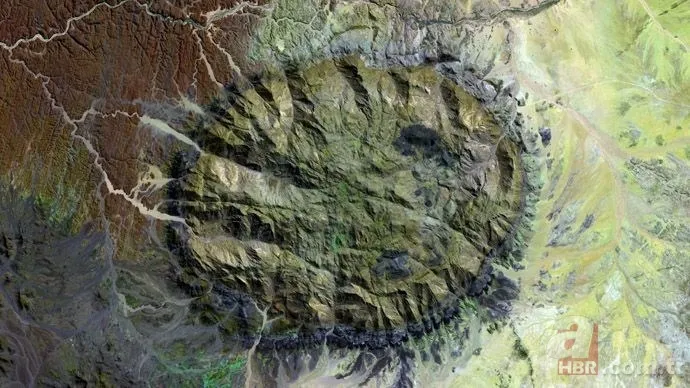 NASA Raikoke volkan patlamasını uzaydan görüntüledi 12