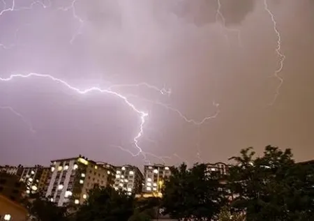 Çanakkale Boğaz ve Garnizon Komutanlığına yıldırım düştü: 4 asker yaralı